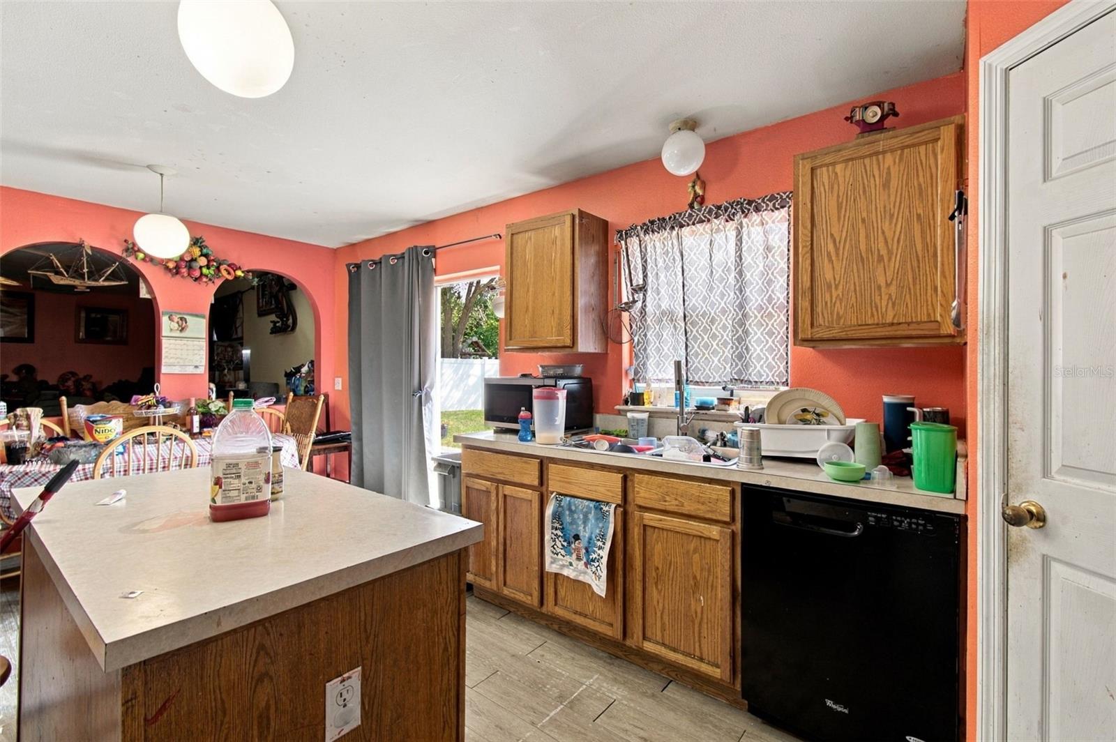 1027 Ronlin St Property Photo 5