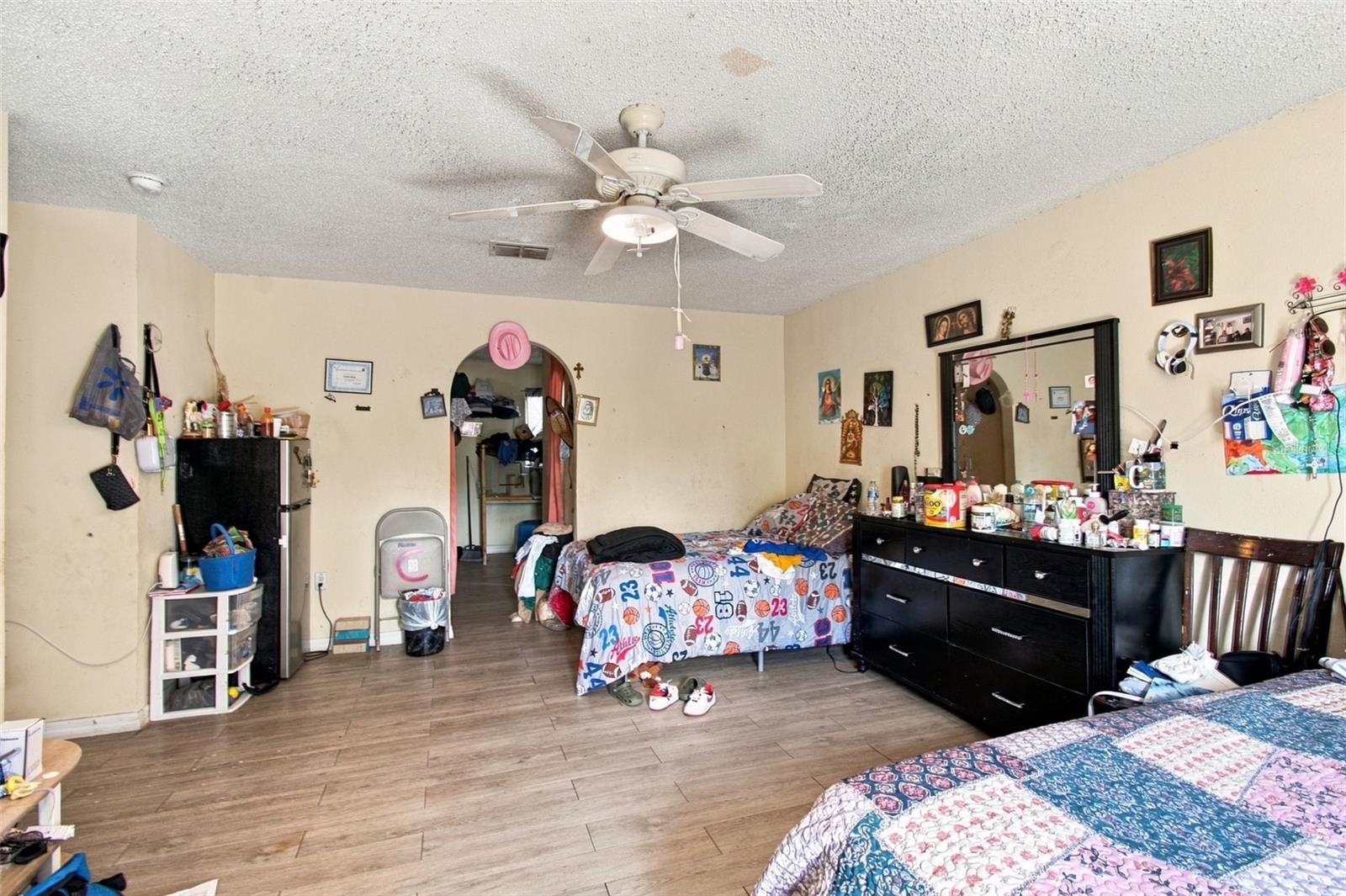 1027 Ronlin St Property Photo 9