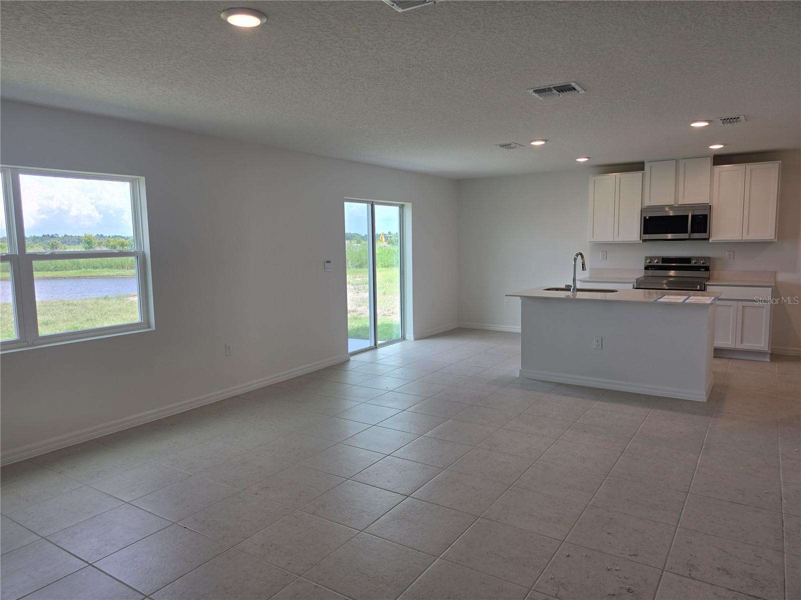 3889 Bluethread Way Property Photo 4