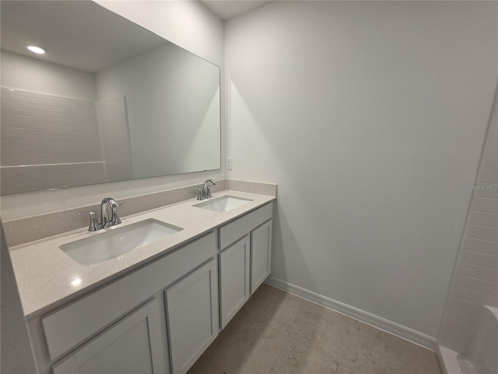 3889 Bluethread Way Property Photo 9