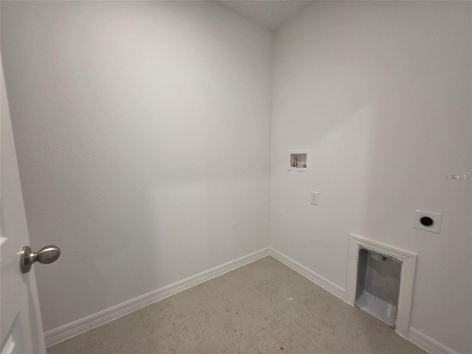 3889 Bluethread Way Property Photo 15