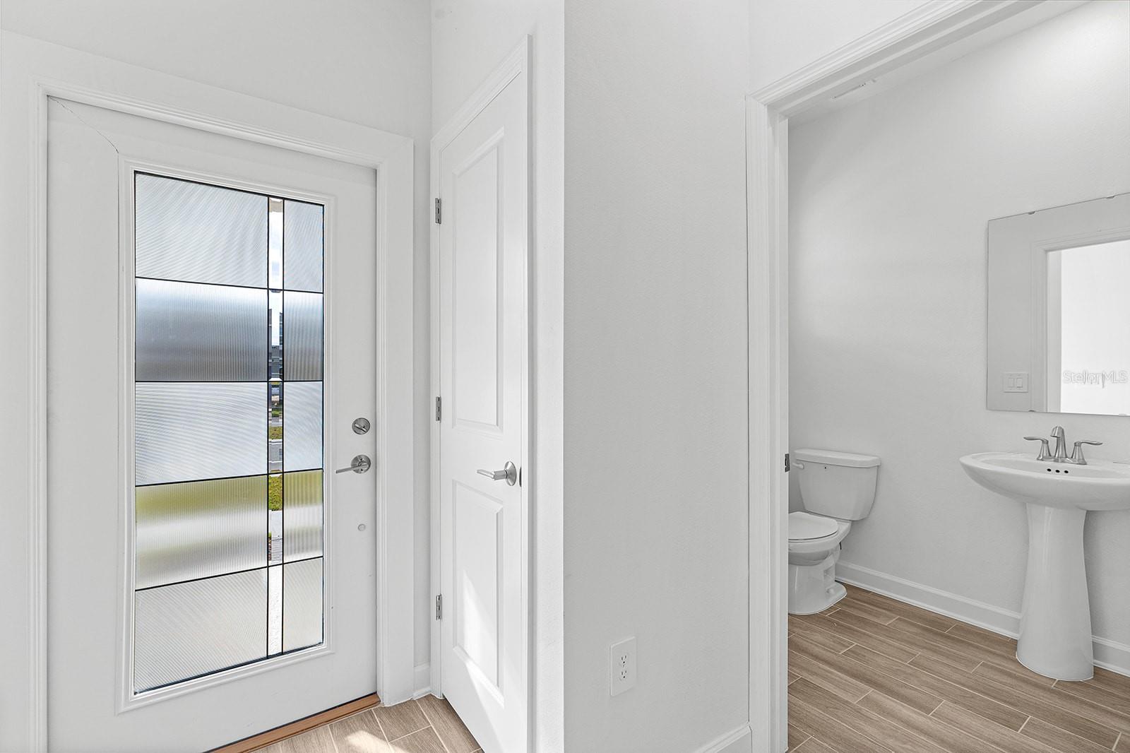 3075 Addison Blvd Property Photo 4