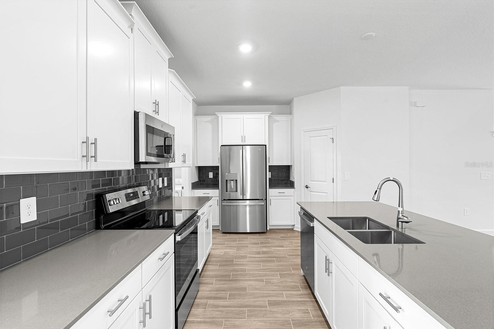 3075 Addison Blvd Property Photo 7