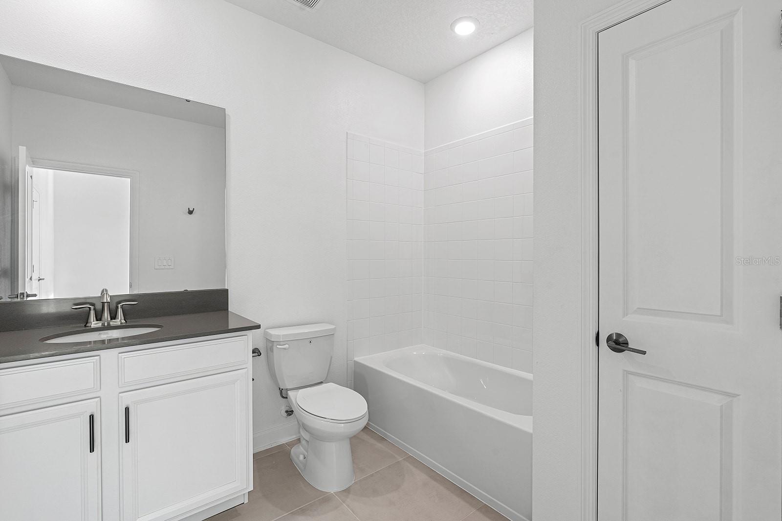 3075 Addison Blvd Property Photo 25
