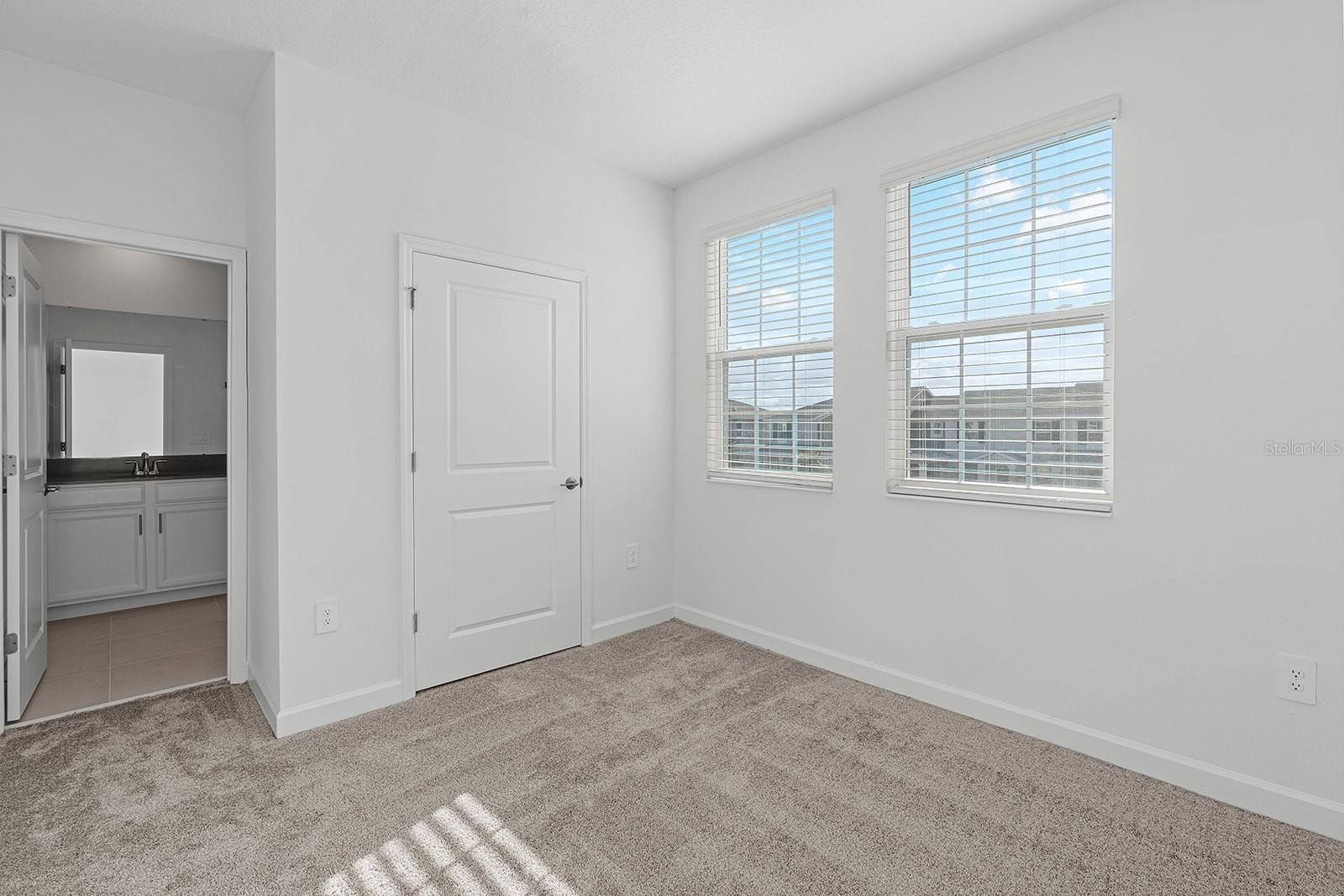 3075 Addison Blvd Property Photo 26