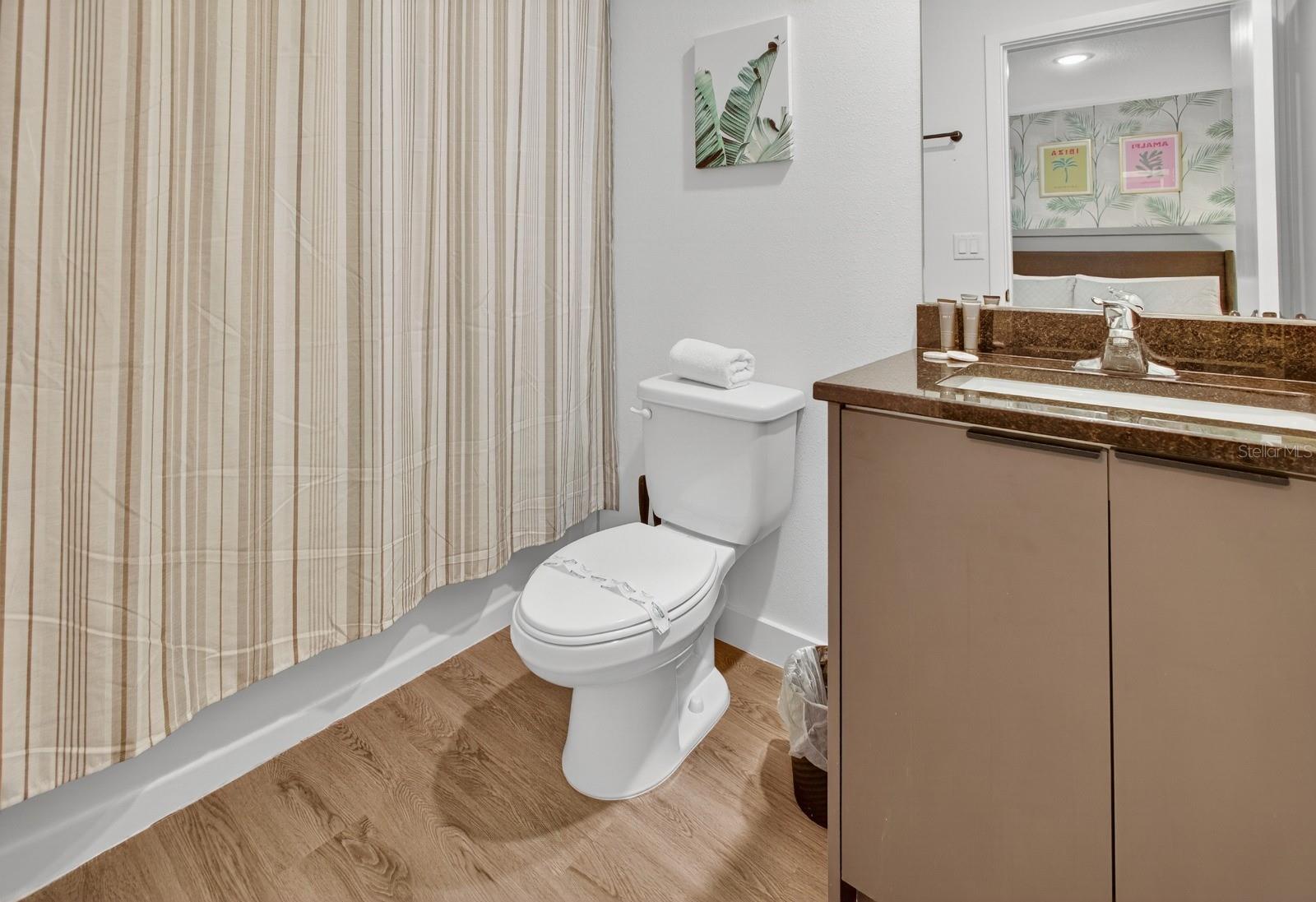 O6440876 Property Photo 19