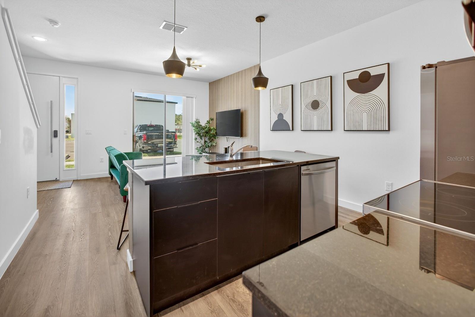 O6440876 Property Photo 36