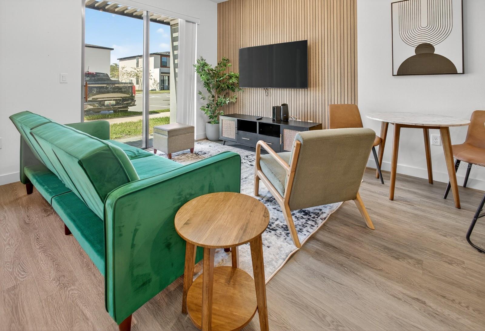 O6440876 Property Photo 42