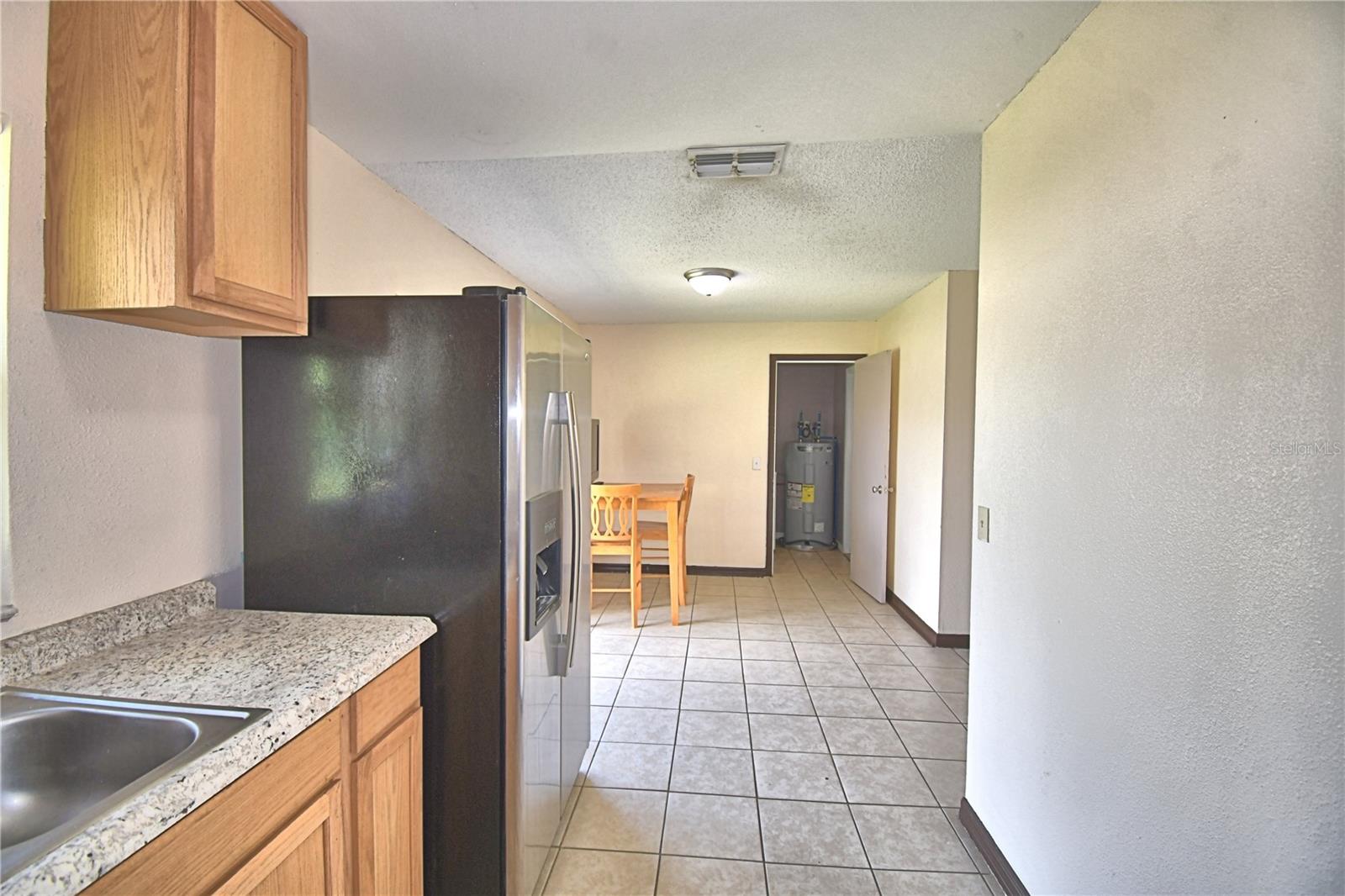 2407 Lilly St Property Photo 5