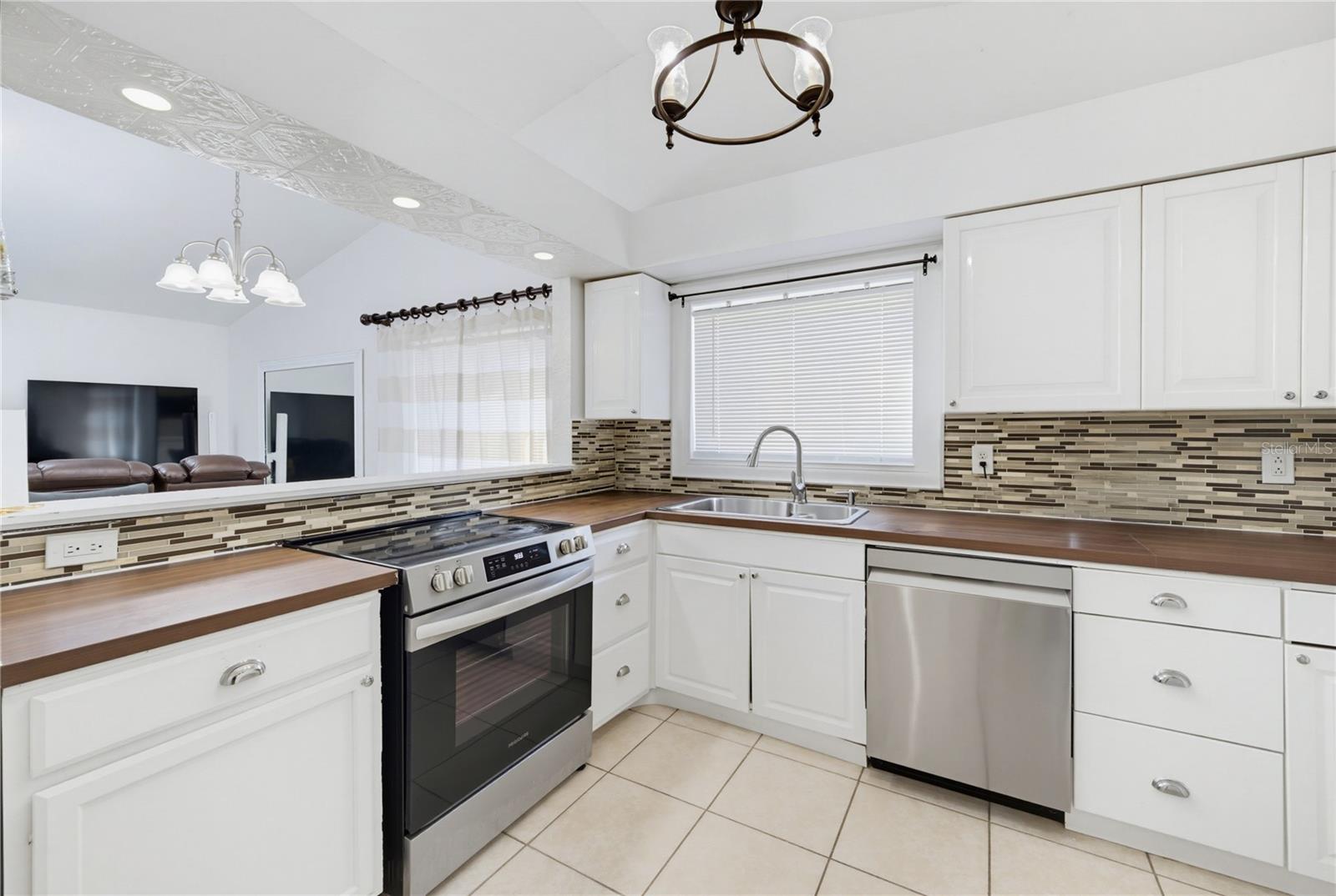 2483 Long Meadow Way Property Photo 26