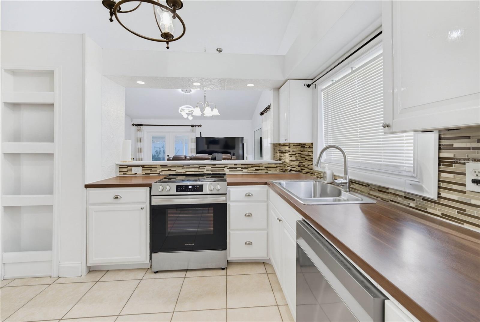 2483 Long Meadow Way Property Photo 27