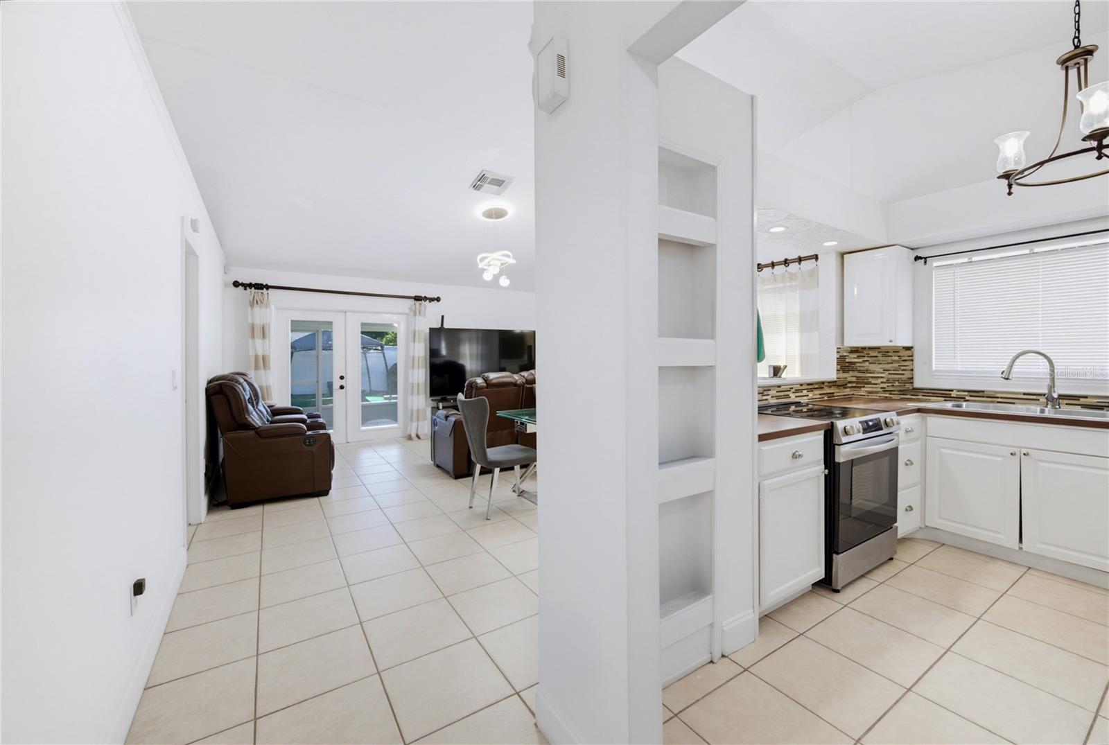 2483 Long Meadow Way Property Photo 28