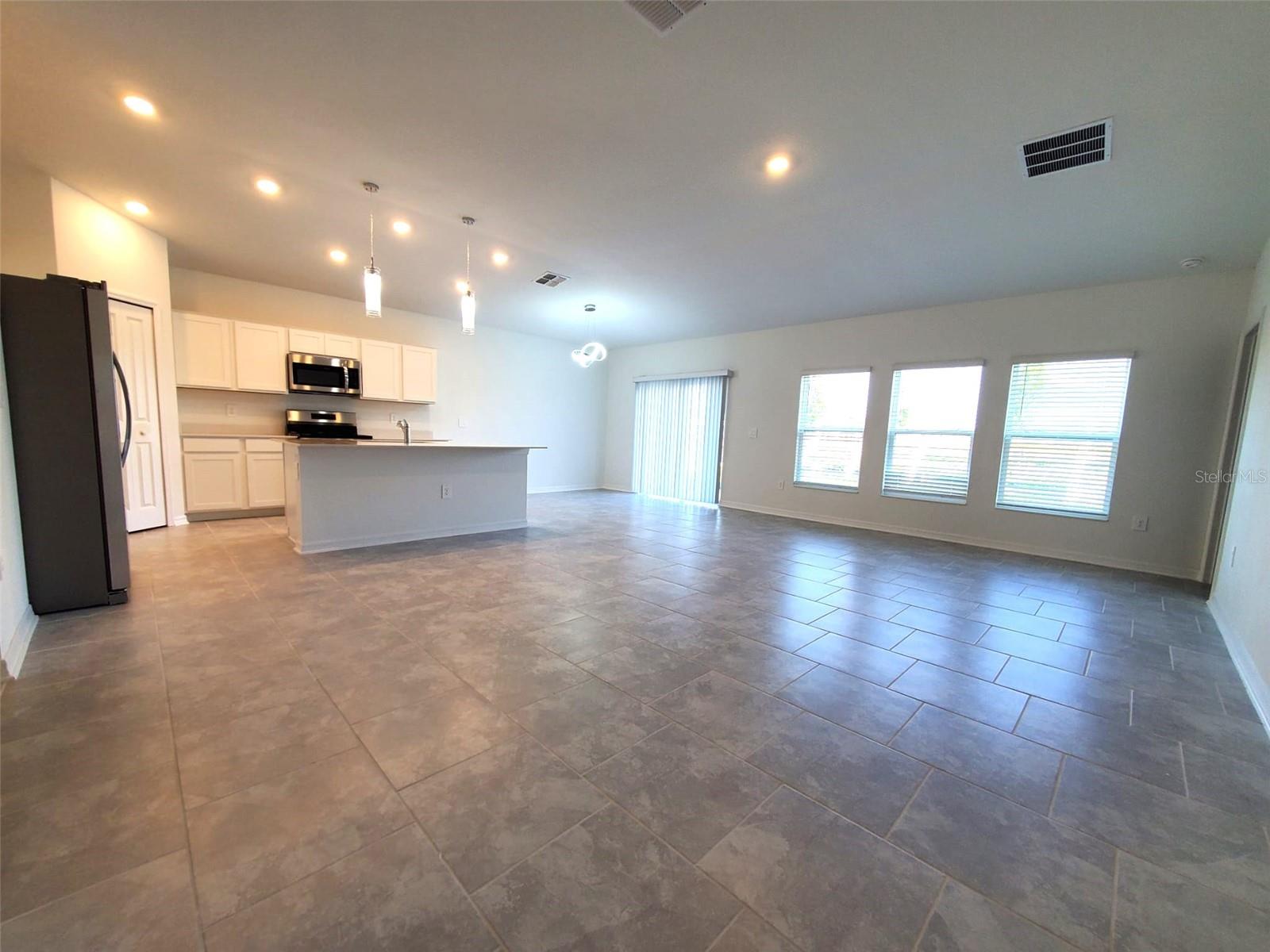 1124 Tyler Loop Property Photo 3