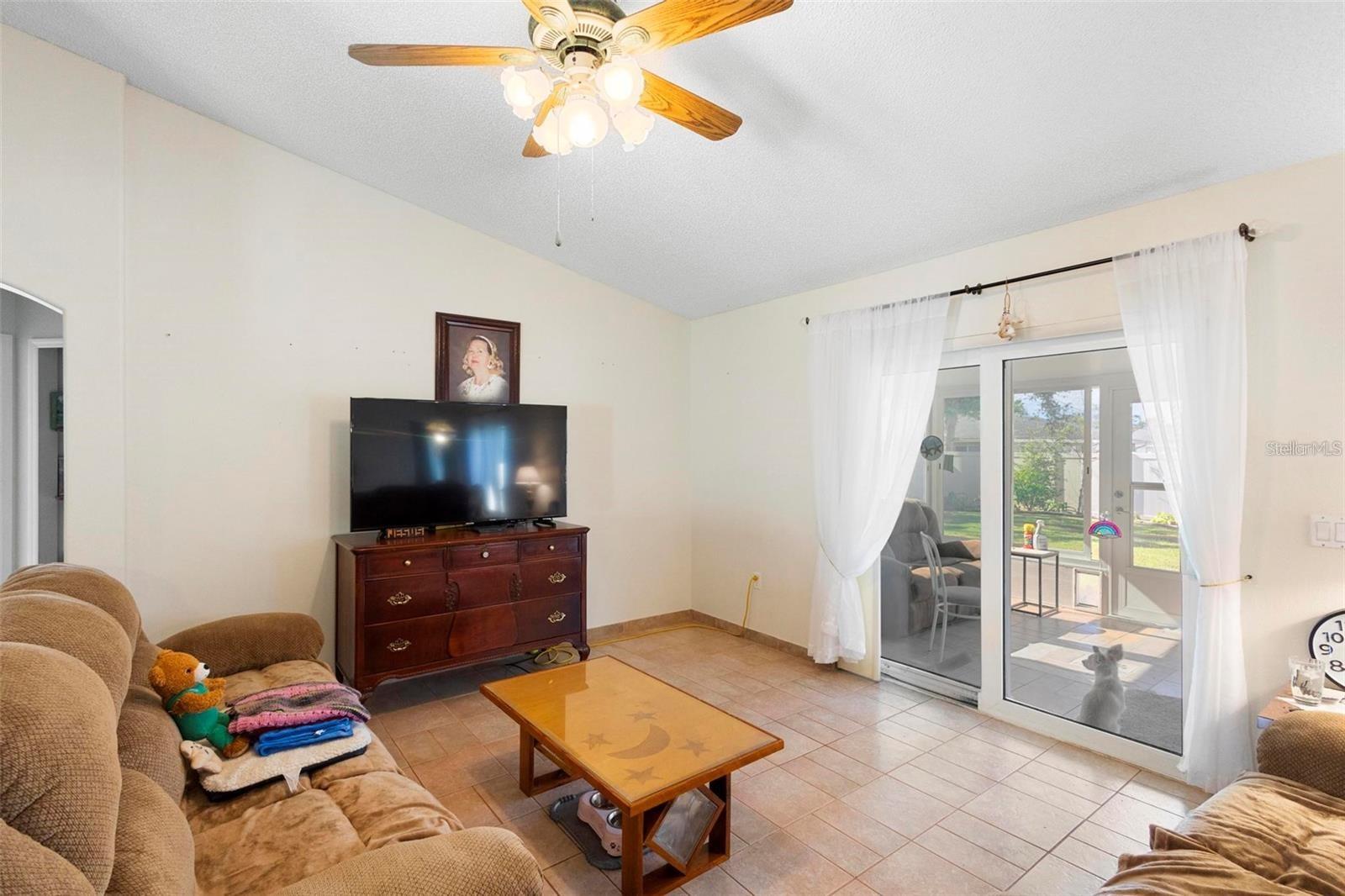 1248 Azora Dr Property Photo 8