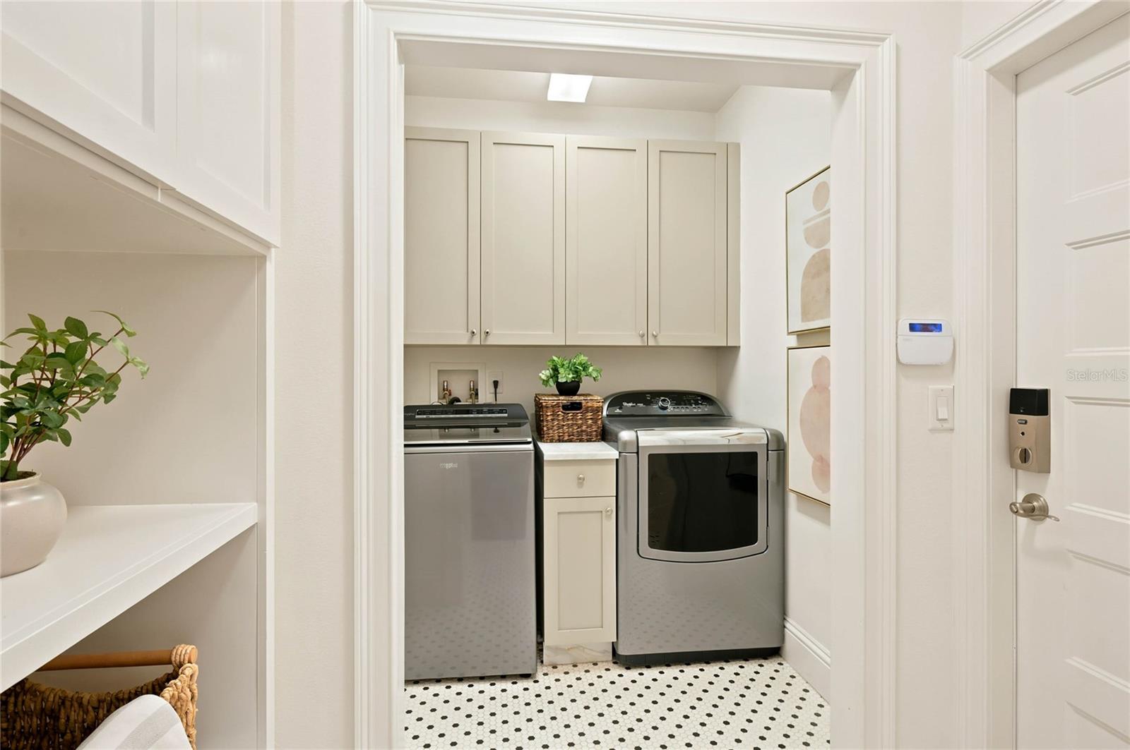 1707 Asher Ln Property Photo 20