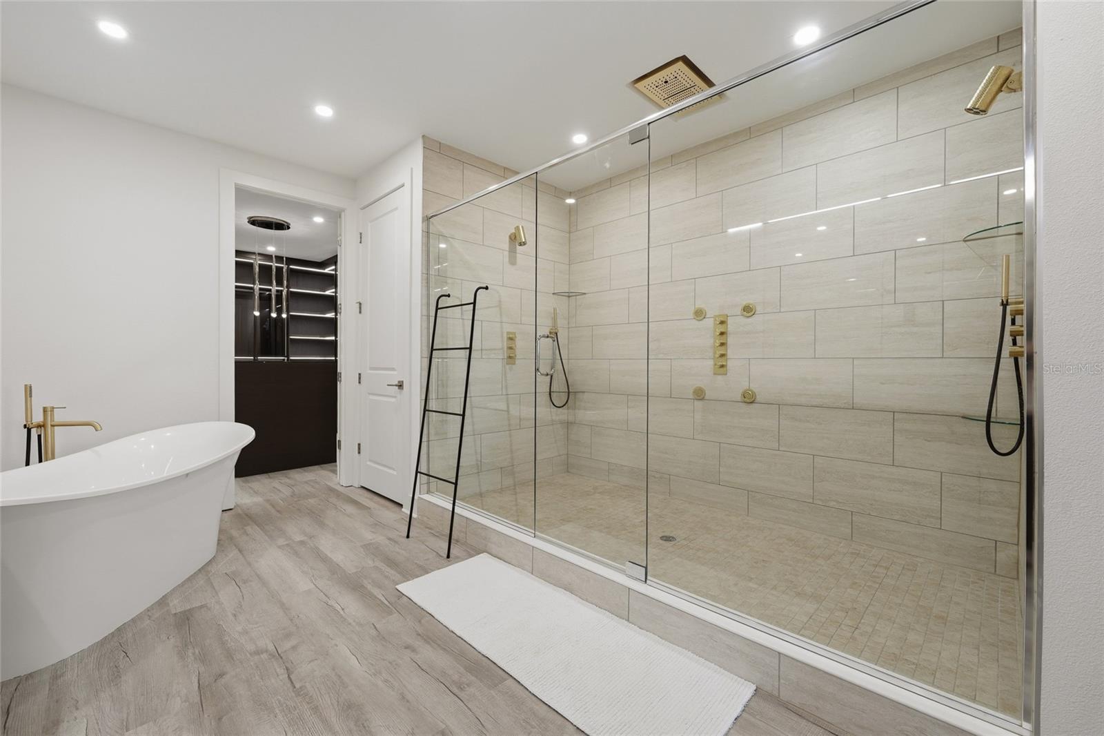 300 Muirfield Loop Property Photo 10