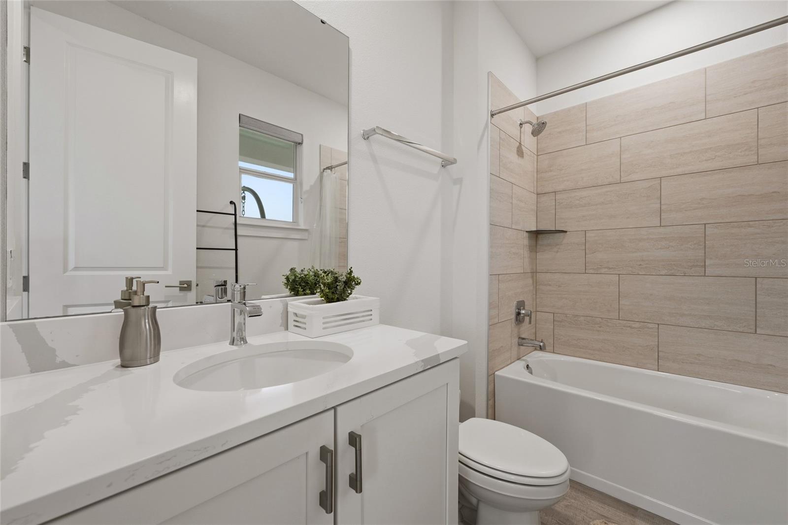 300 Muirfield Loop Property Photo 32