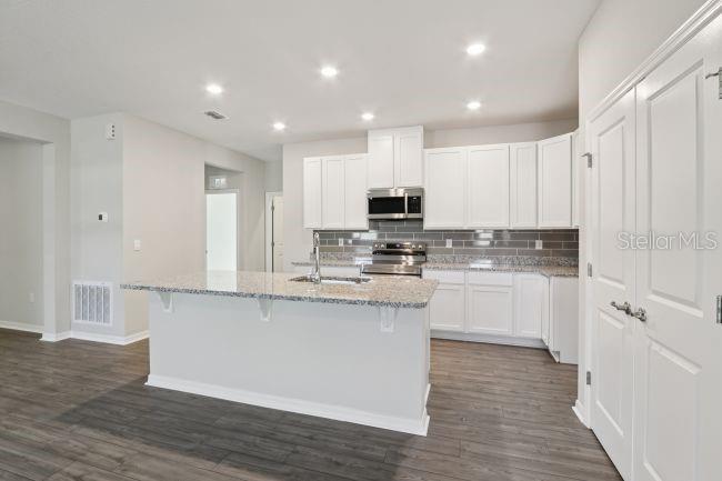 31 Whittingham Ln Property Photo 6