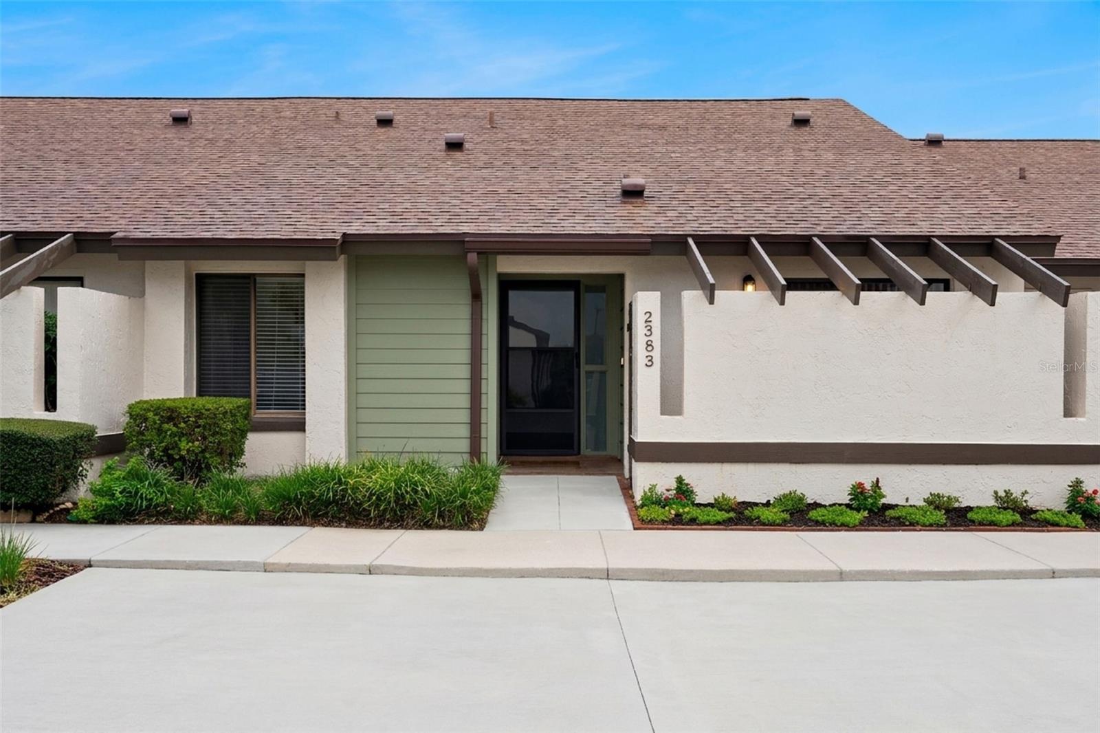 2383 Sun Valley Cir #2383 Property Photo 1