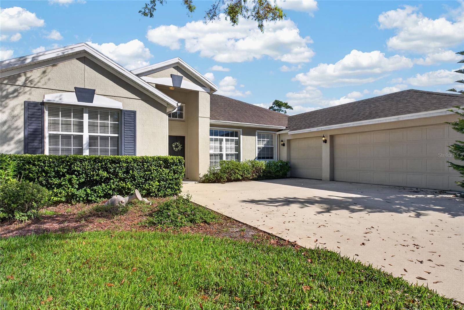 467 Osprey Lakes Cir Property Photo 1