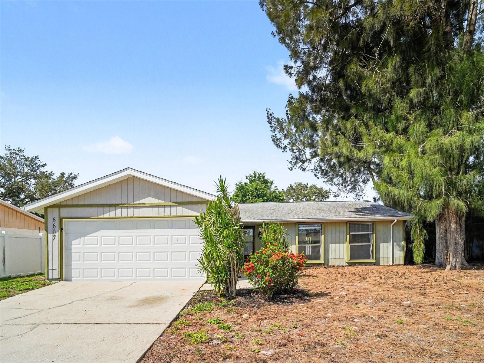 6607 36TH AVENUE DR W Property Photo 1