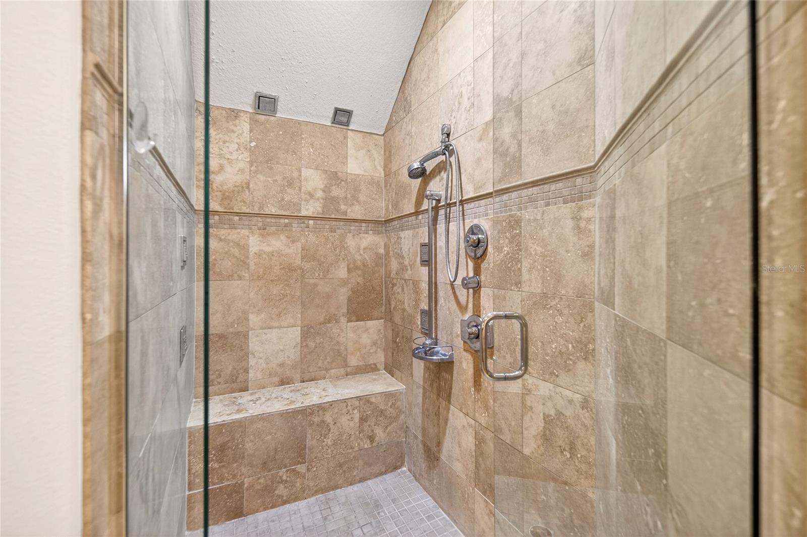 16623 Royal Palm Dr Property Photo 10