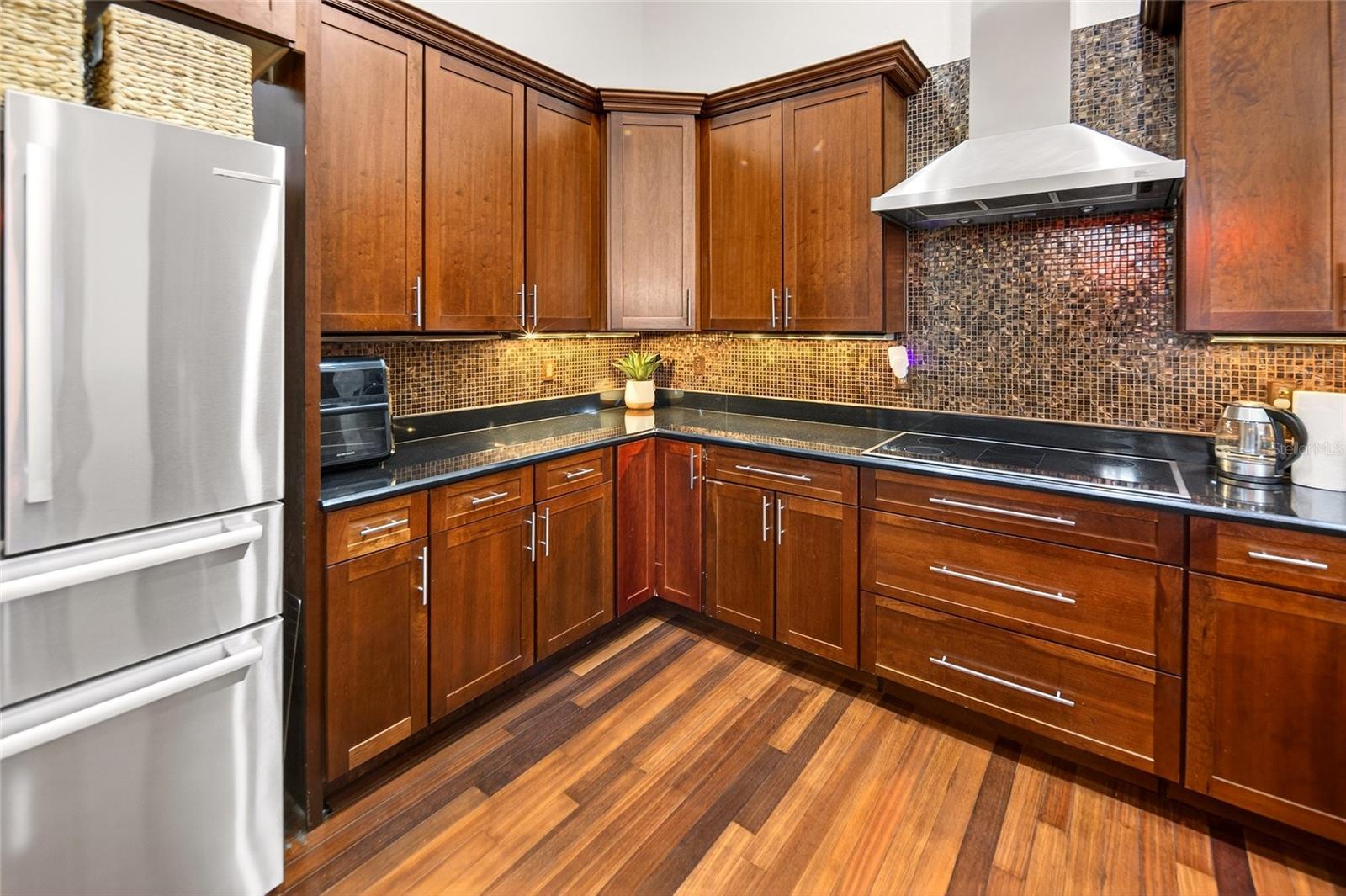 16623 Royal Palm Dr Property Photo 31