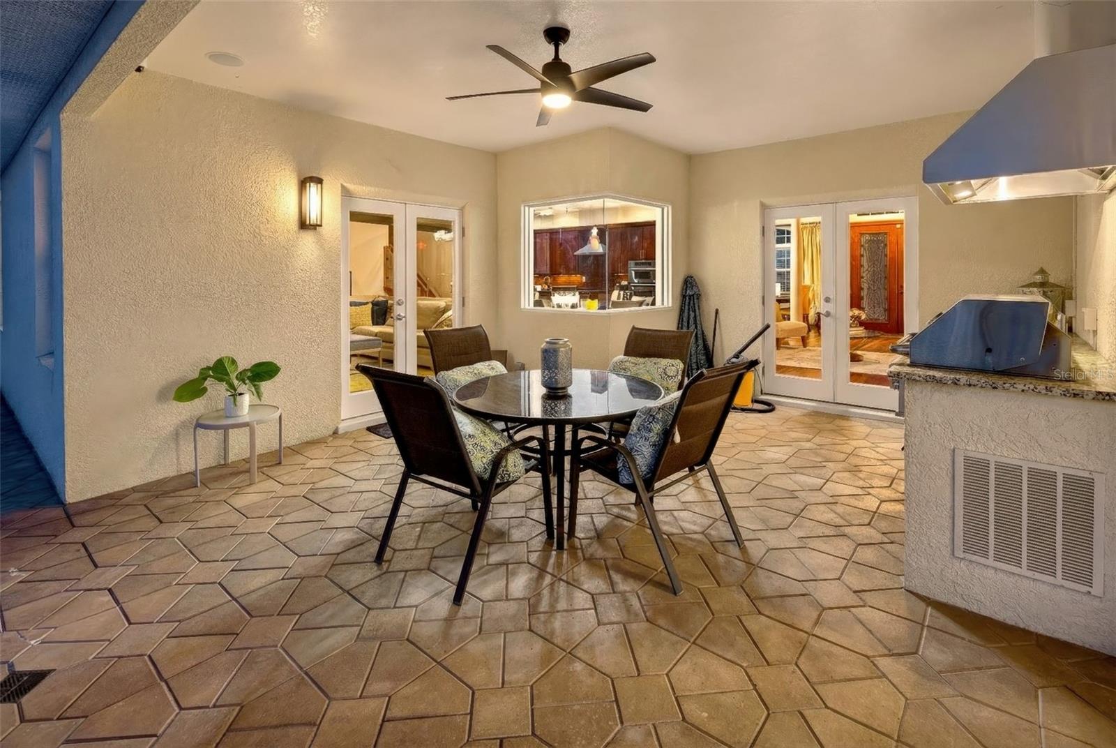 16623 Royal Palm Dr Property Photo 46