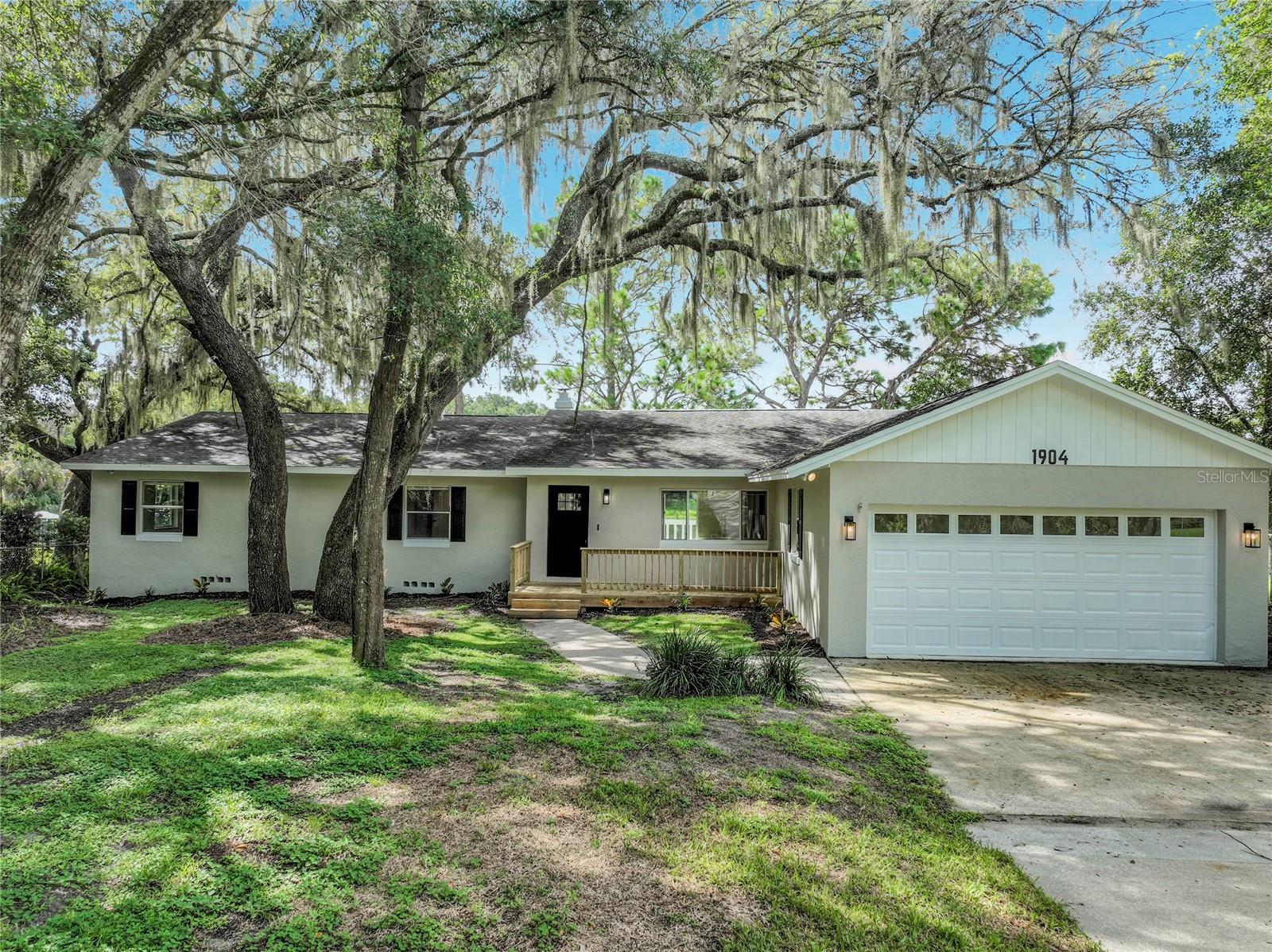 1904 Lake Alma Dr Property Photo 2