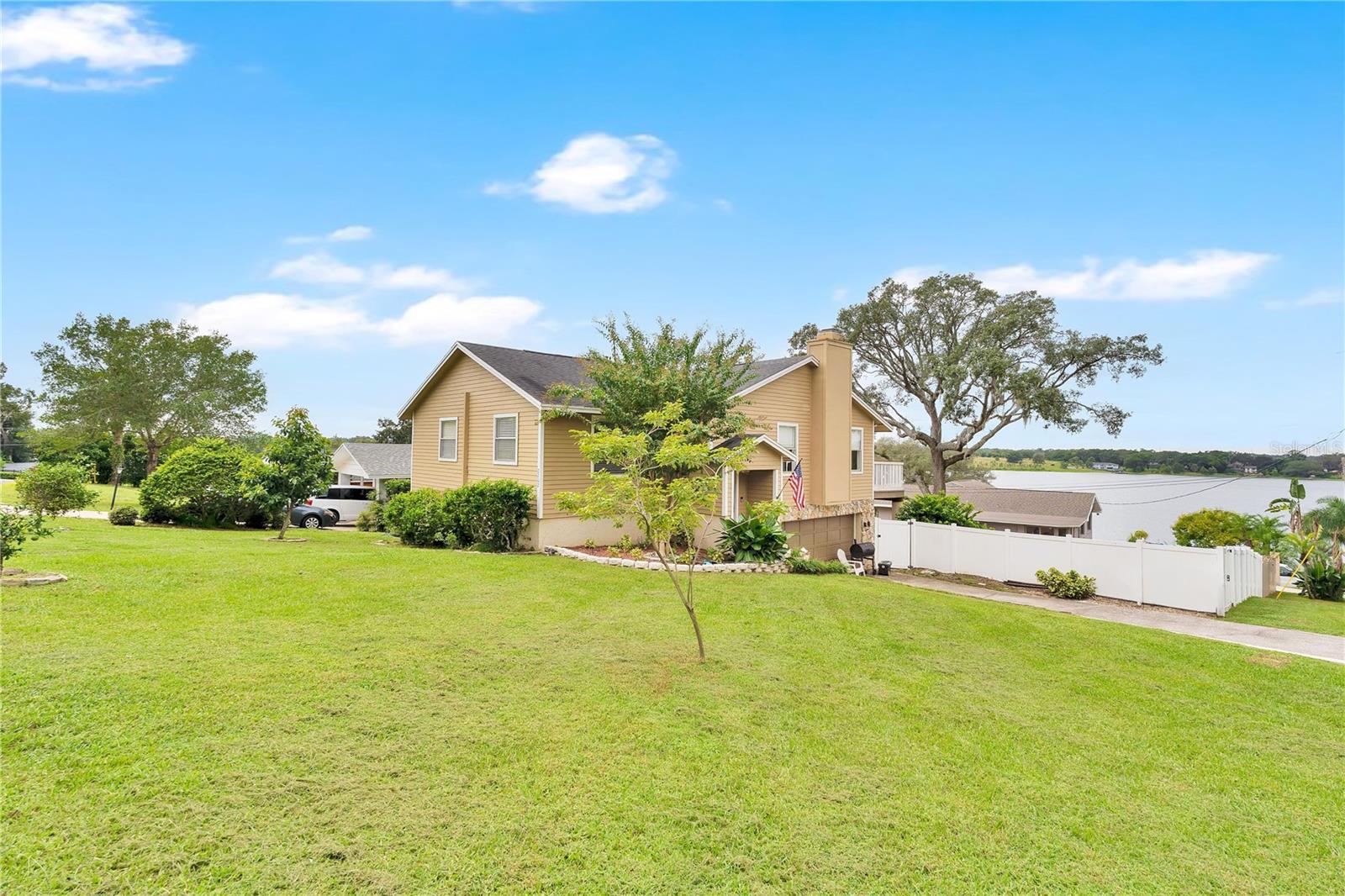 2202 Topping Pl Property Photo 2