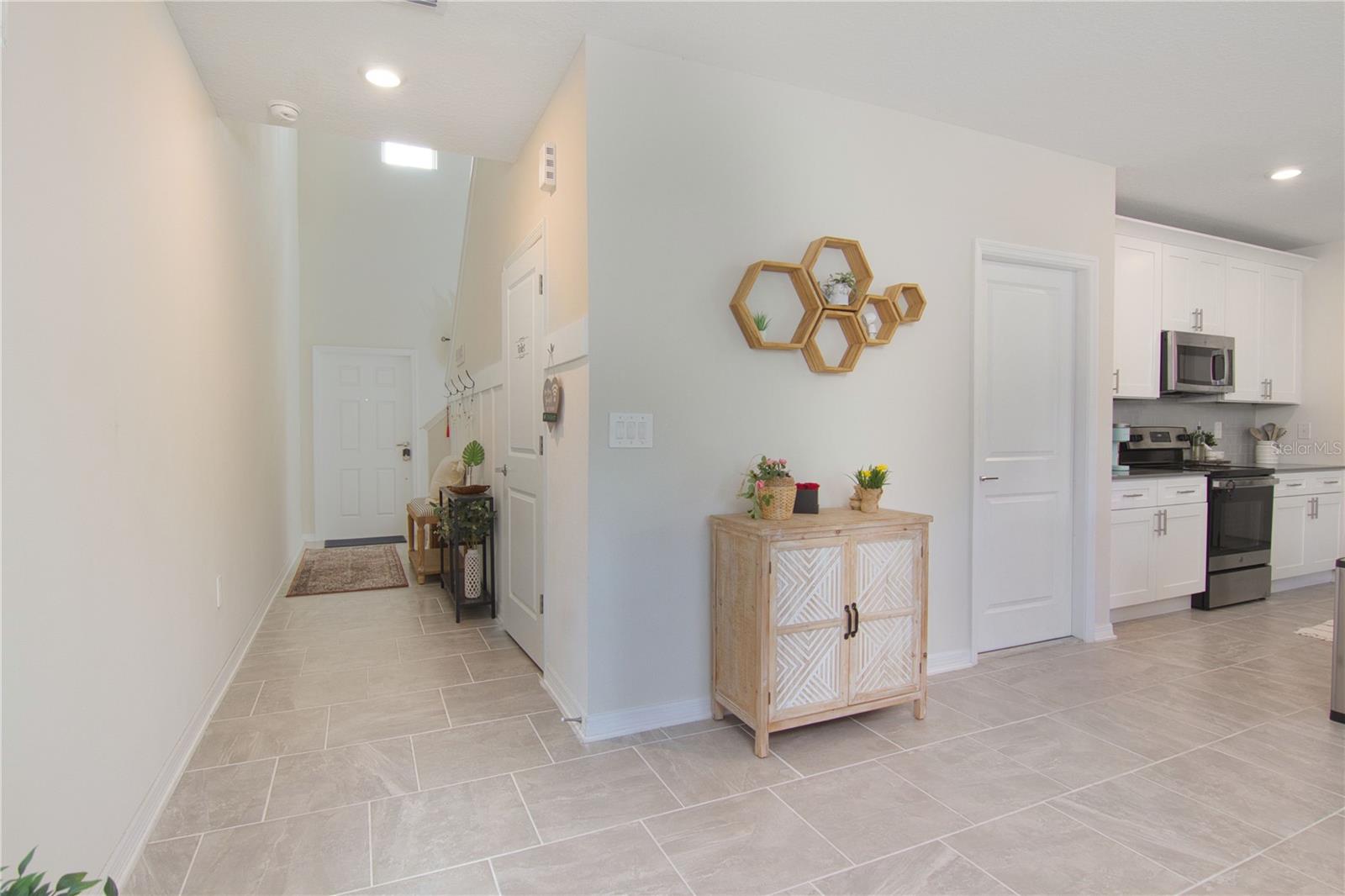 2949 Muller Oak Loop Property Photo 3