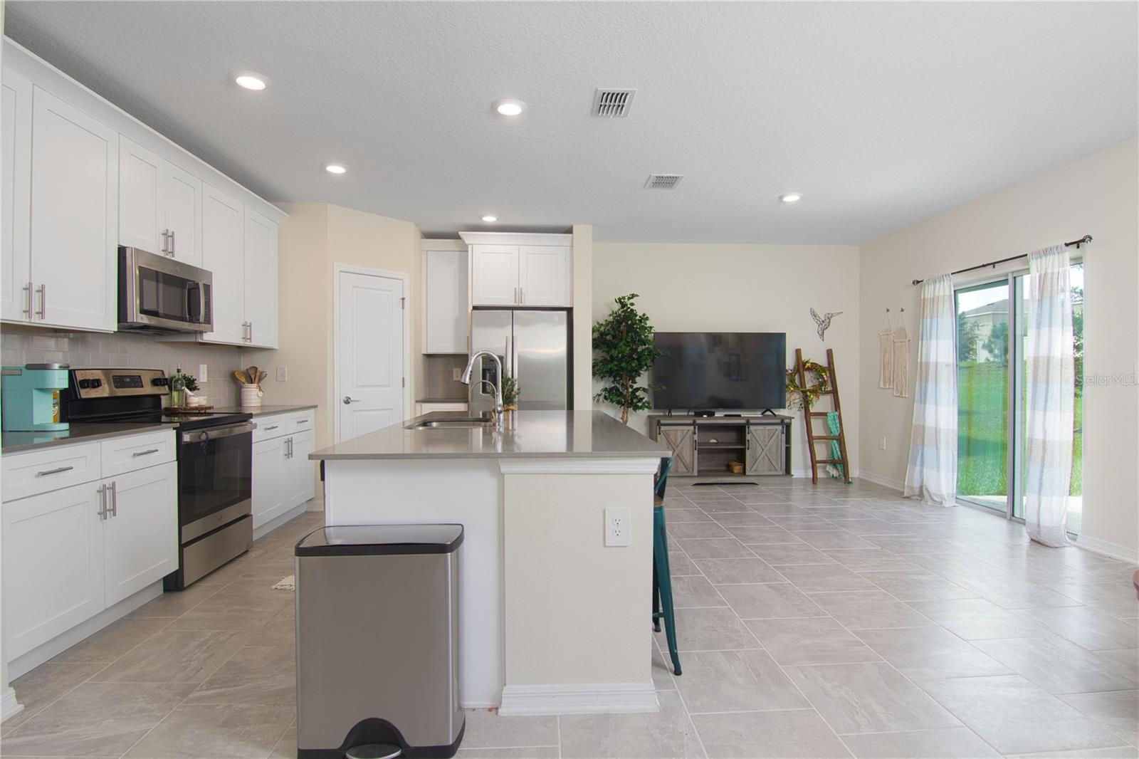 2949 Muller Oak Loop Property Photo 4