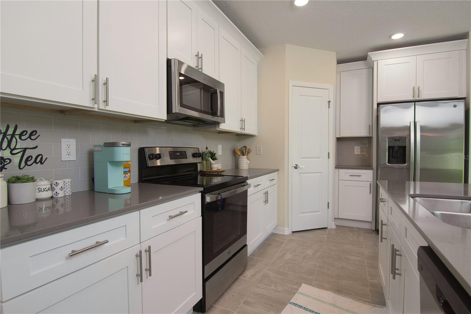 2949 Muller Oak Loop Property Photo 5