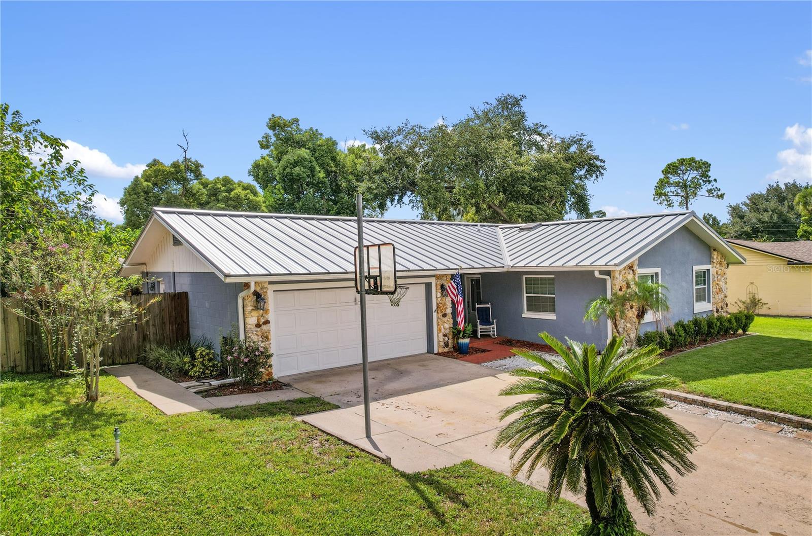 105 E Wyndham Ct Property Photo 4
