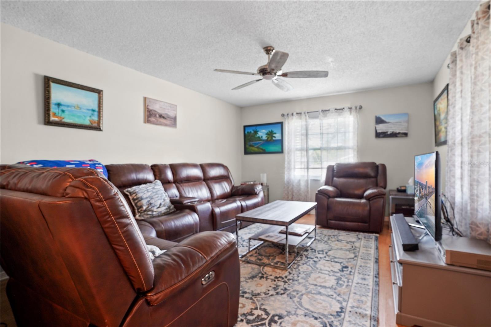 105 E Wyndham Ct Property Photo 11