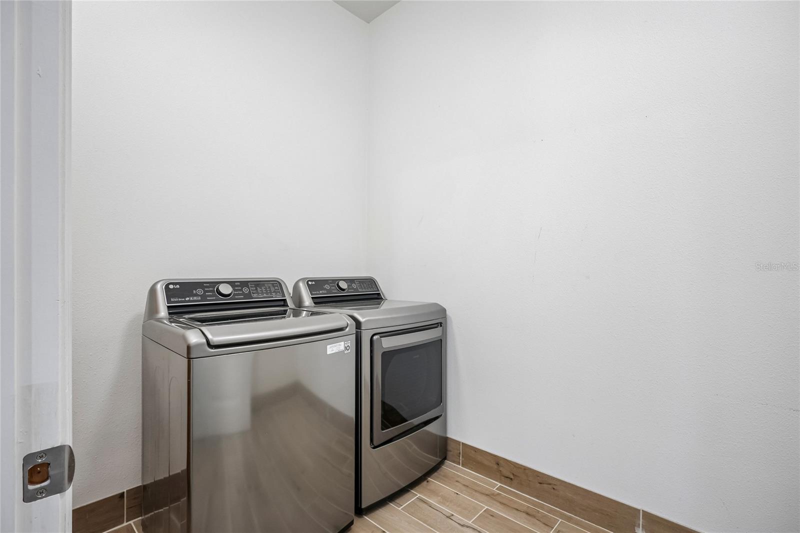 3206 W Price Ave Property Photo 18