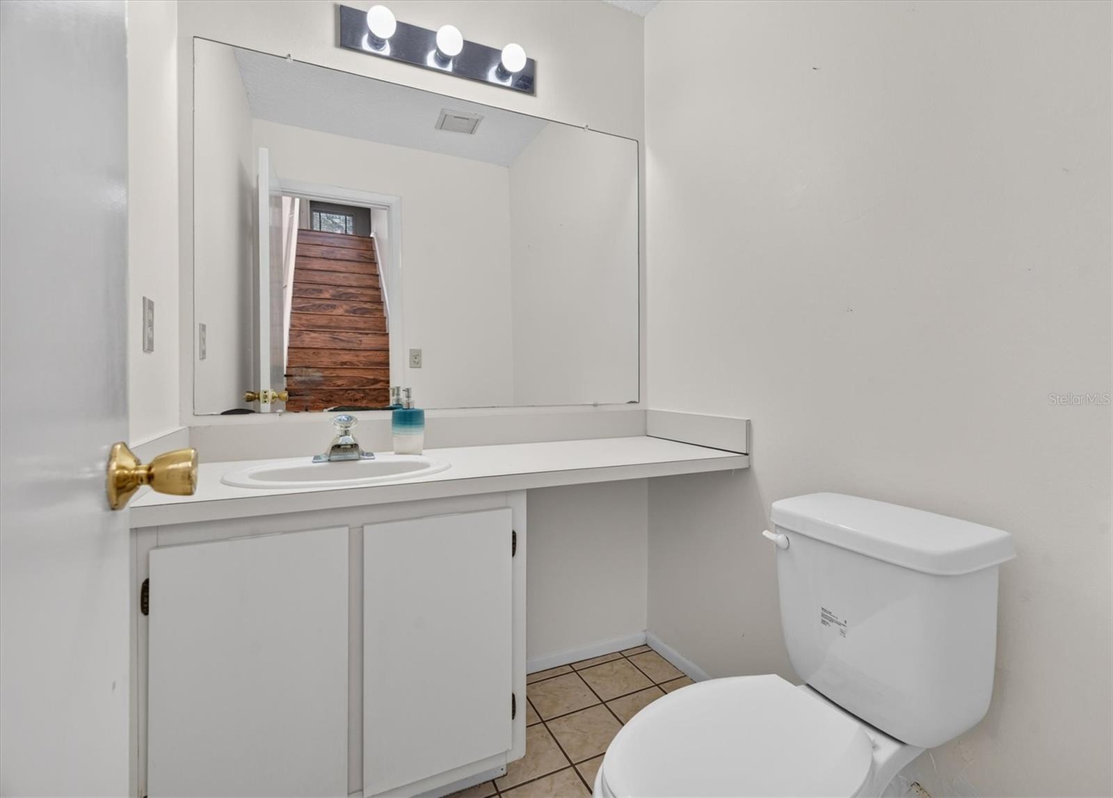 611 Chestnut Oak Cir #113 Property Photo 14