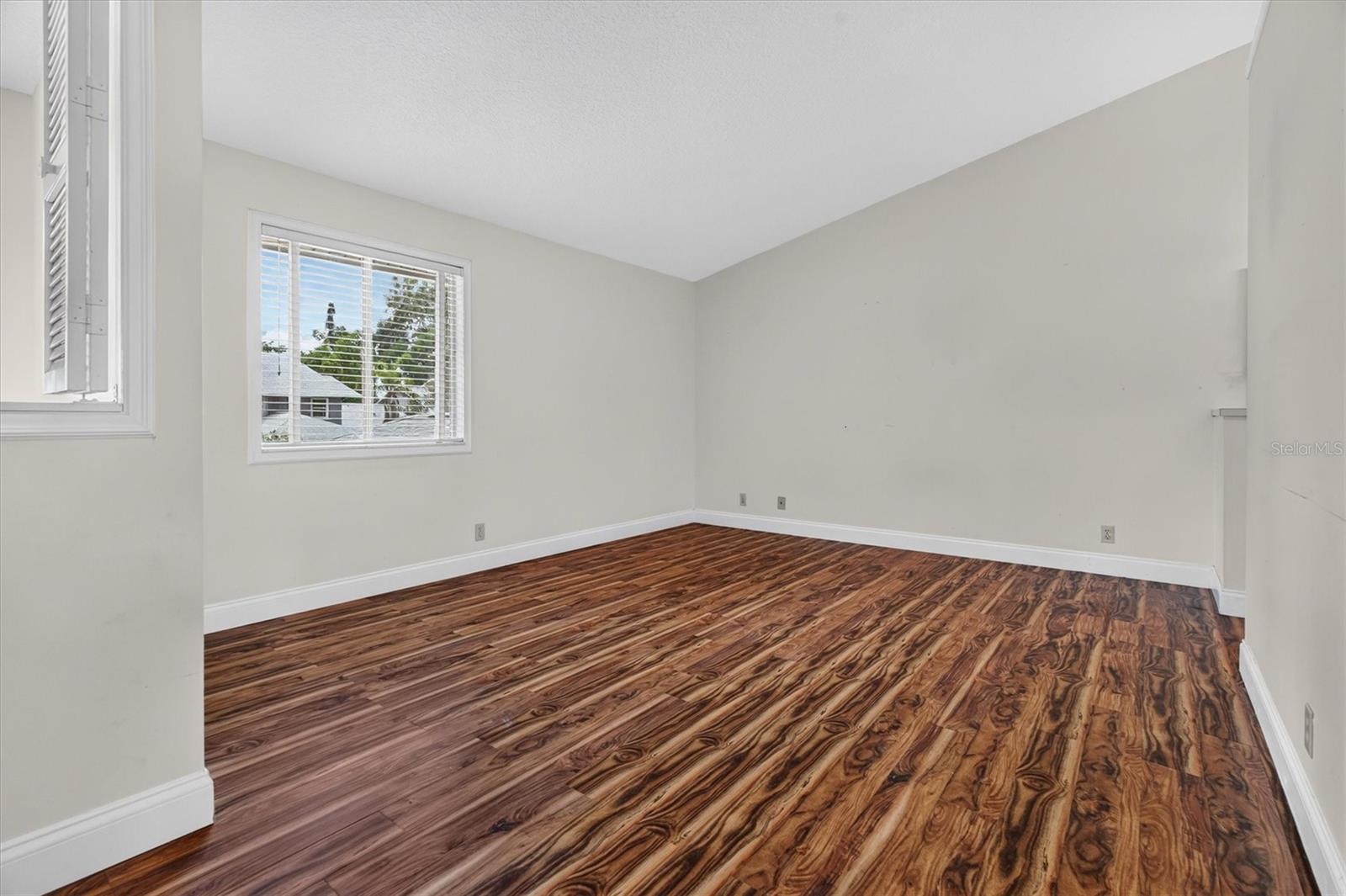 611 Chestnut Oak Cir #113 Property Photo 18