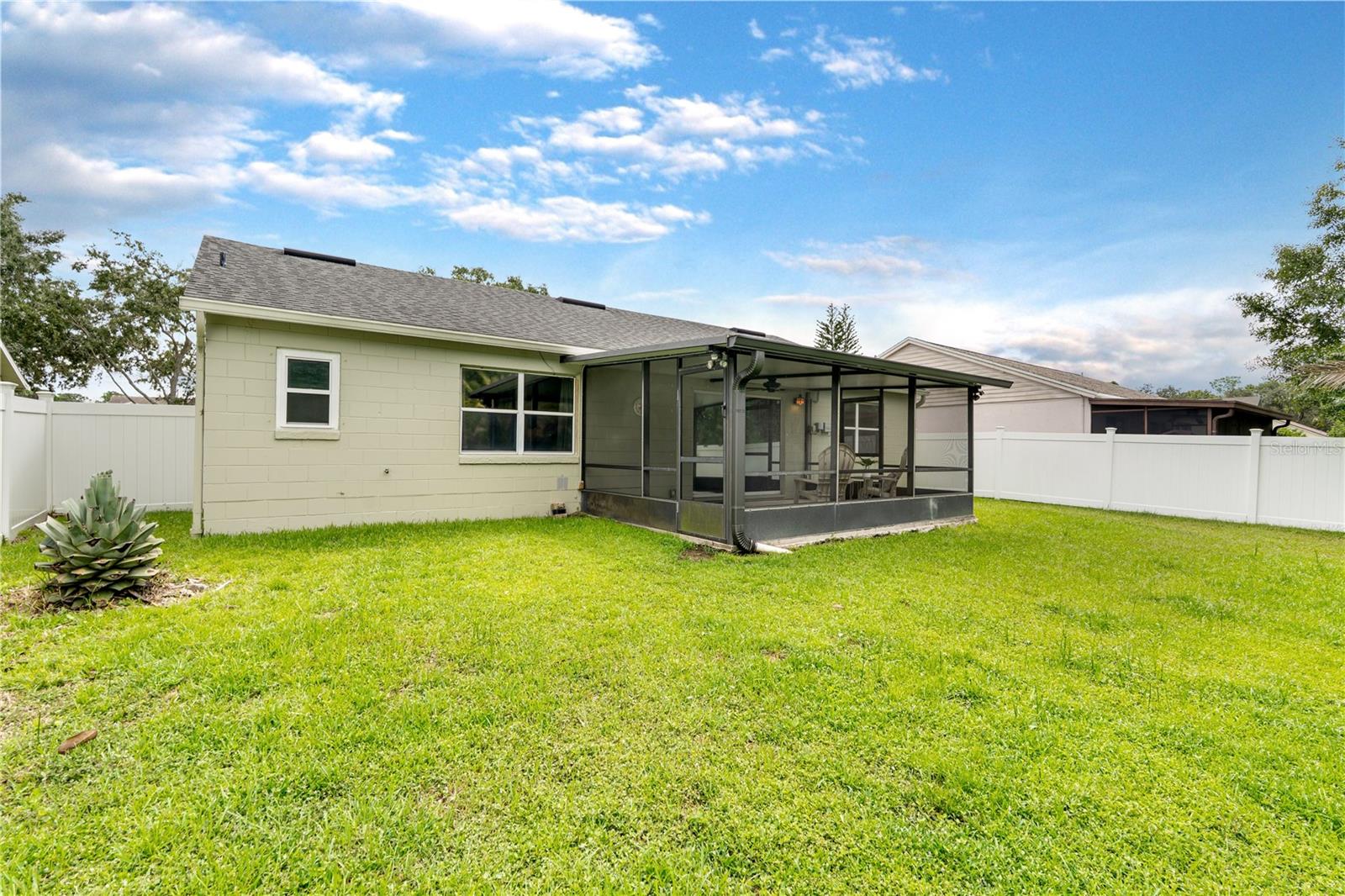 1324 Silverthorn Dr Property Photo 30