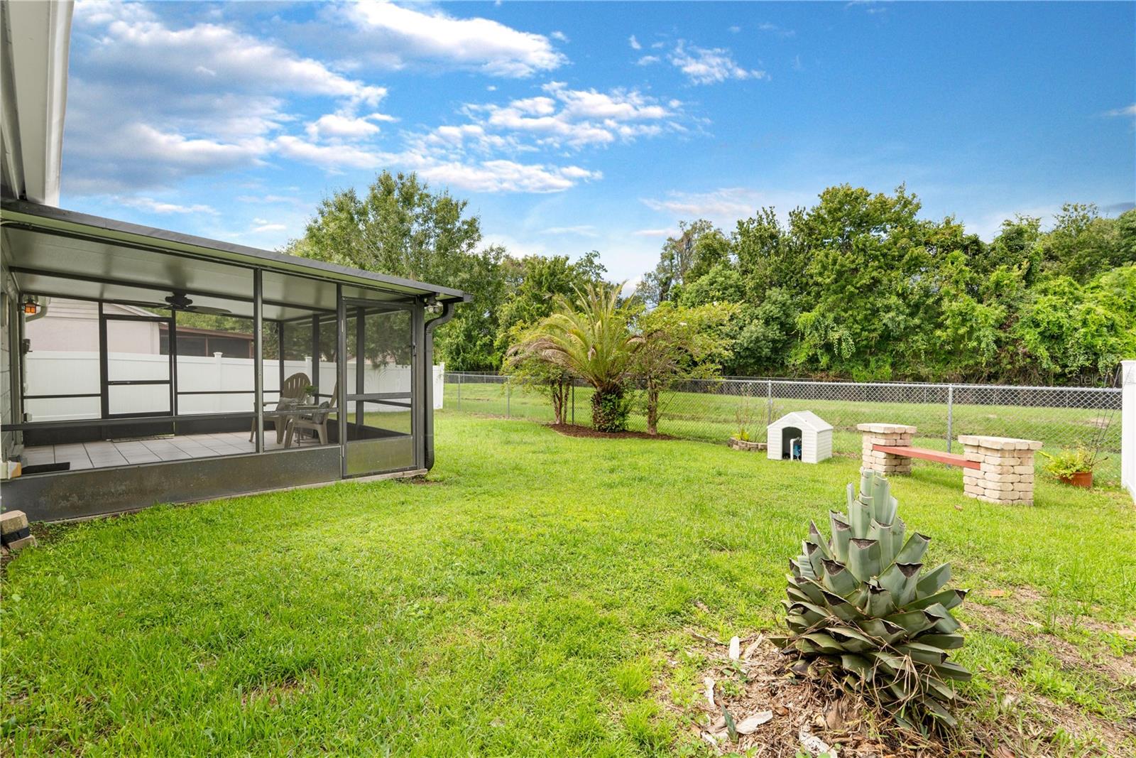 1324 Silverthorn Dr Property Photo 31