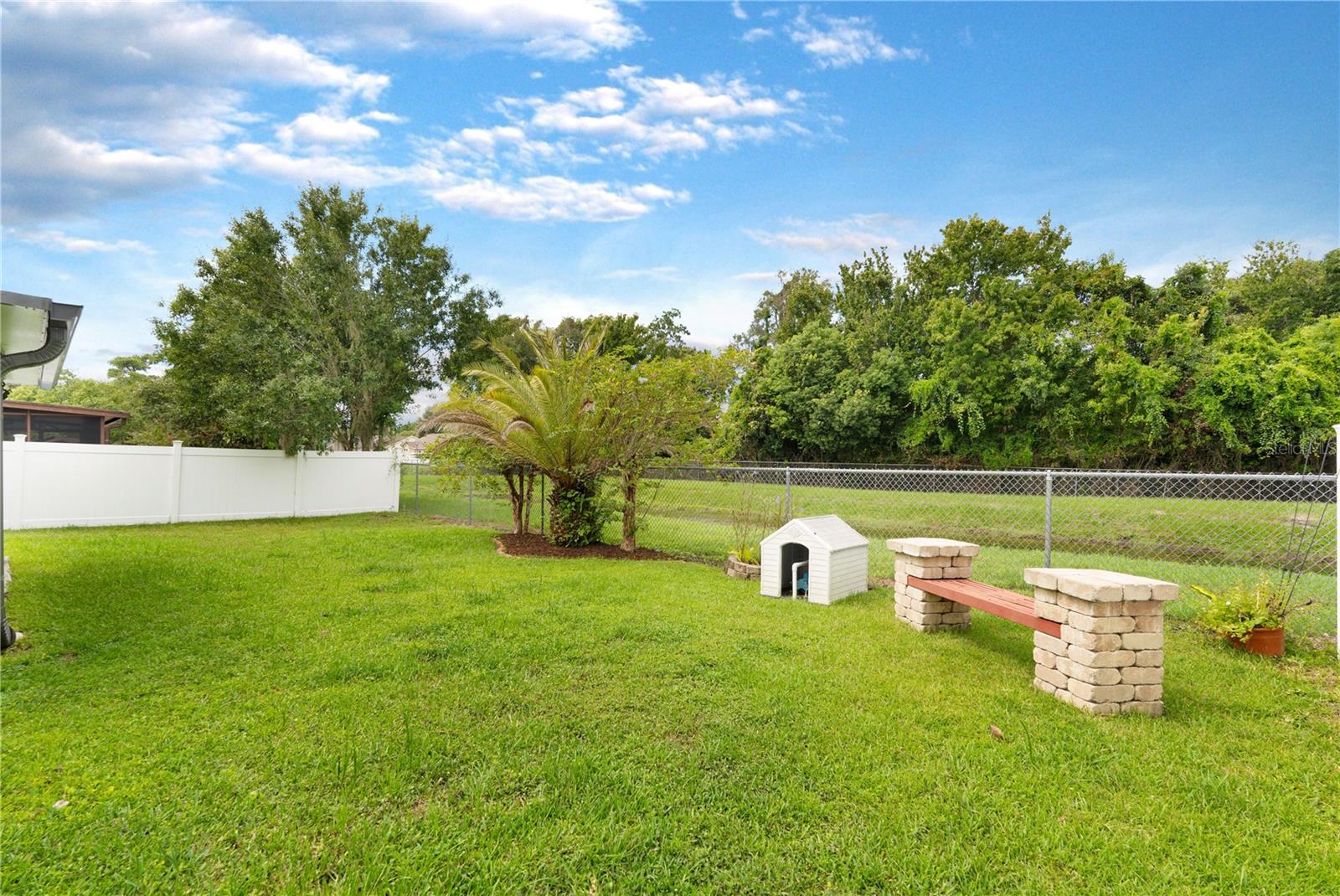 1324 Silverthorn Dr Property Photo 33