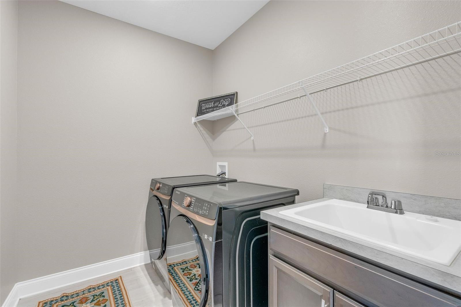 2415 Santa Vista Loop Property Photo 41