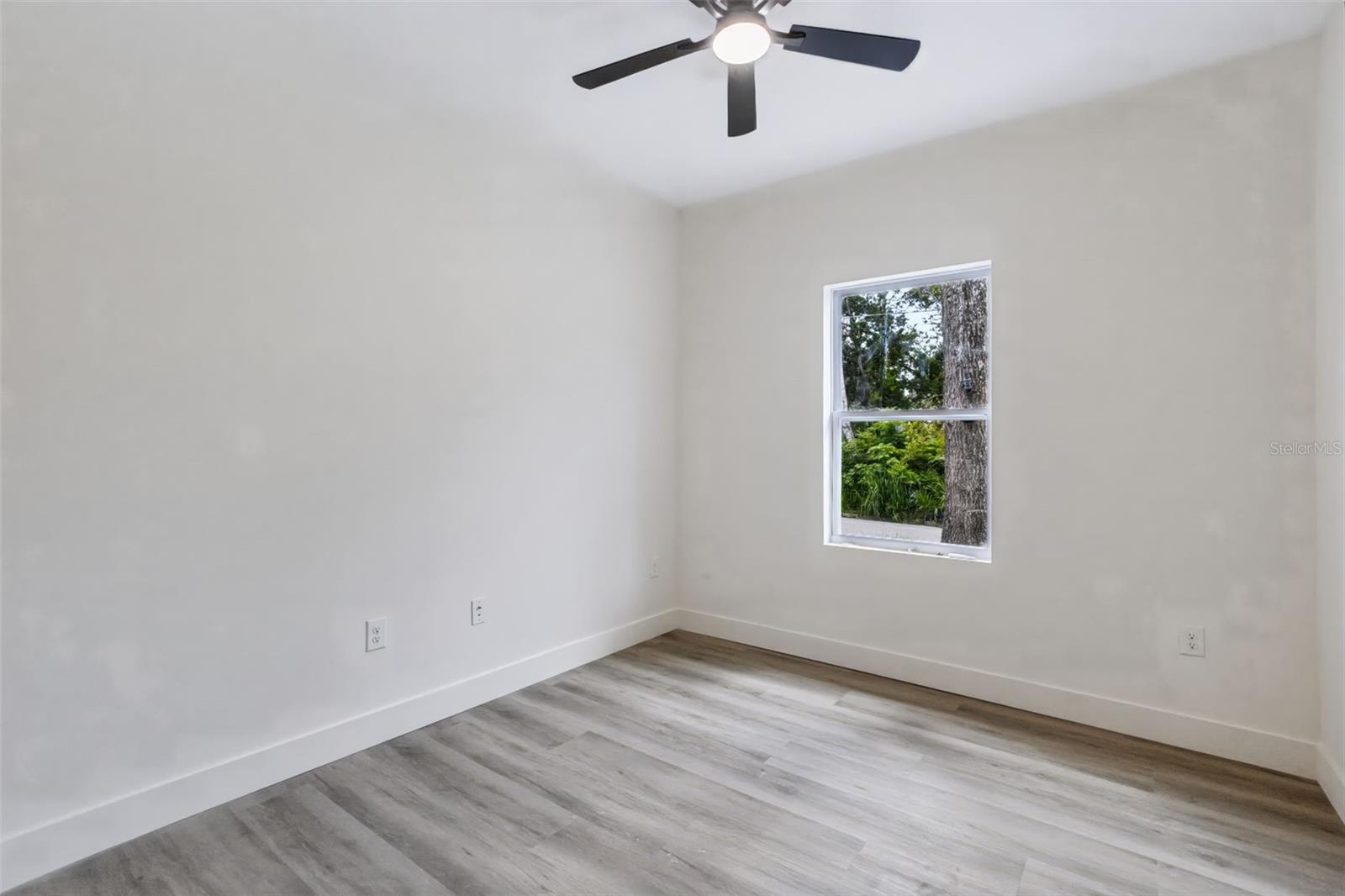 931 Tilden Ave Property Photo 18