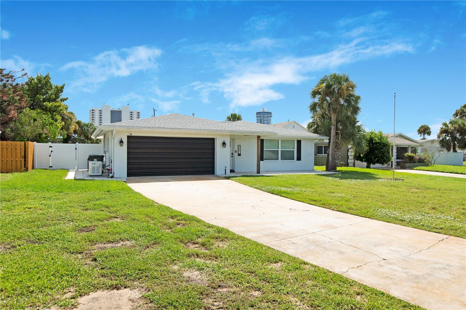 2565 S Peninsula Dr Property Photo 4
