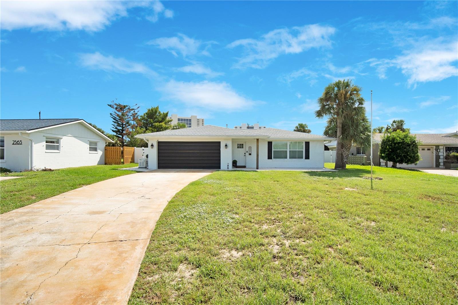 2565 S Peninsula Dr Property Photo 6