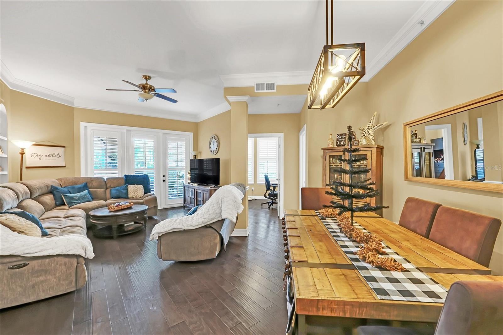 513 Mirasol Cir #101 Property Photo 2