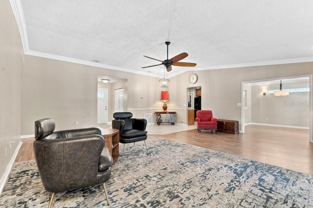 3742 Sutters Mill Cir Property Photo 4
