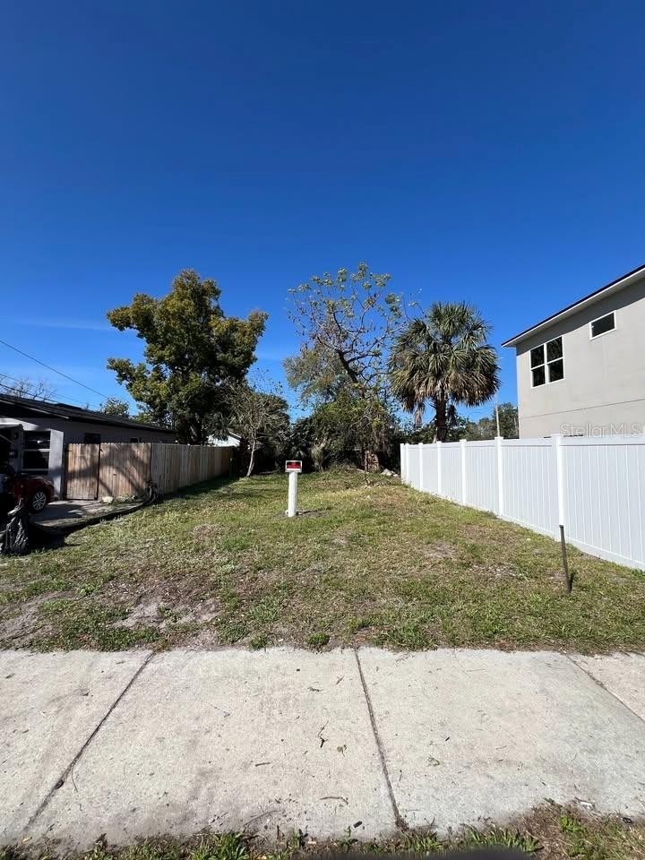 706 S Lee Ave Property Photo 4
