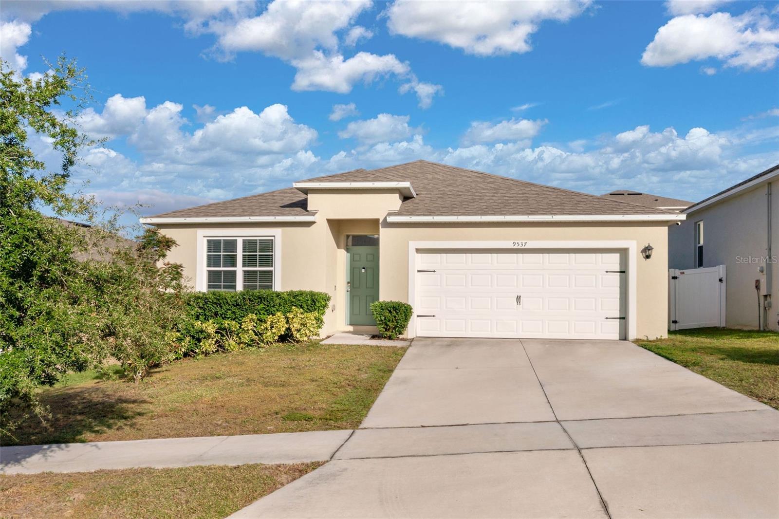 9537 BLACK WALNUT DR Property Photo 1