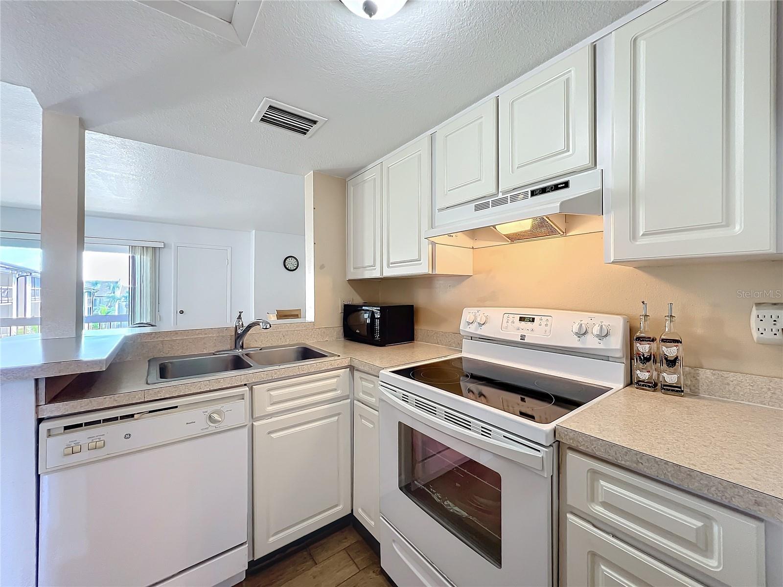 562 Orange Dr #33 Property Photo 10